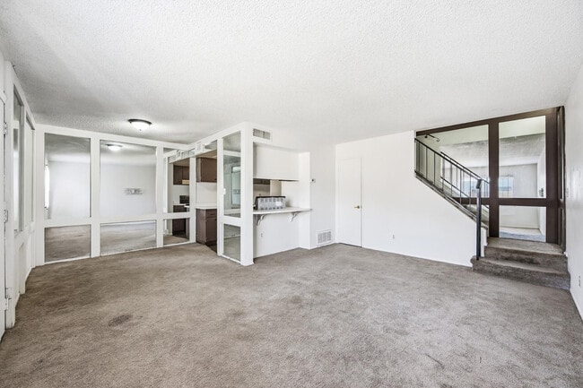 Building Photo - 6705 W Devonshire Ave