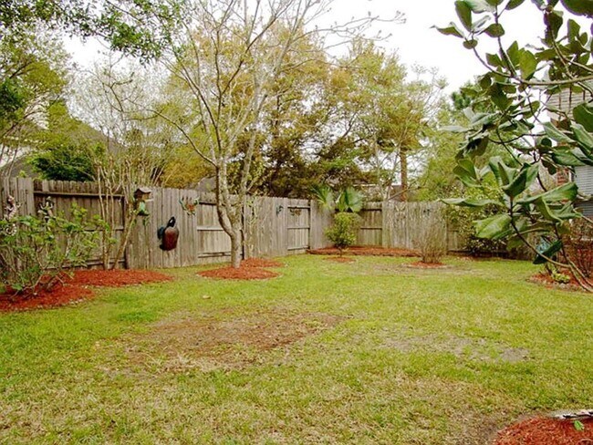 Building Photo - 3127 Edgewood Dr