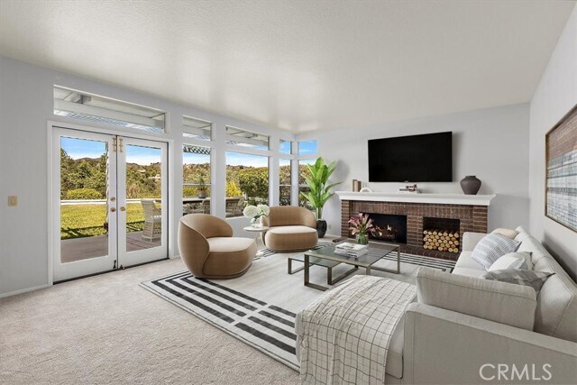 Building Photo - 3 Mantenida