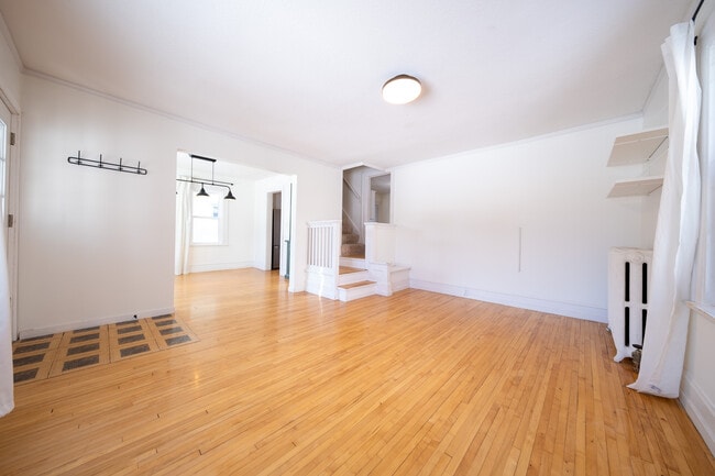 Building Photo - 3832 18th Ave S