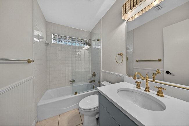 Building Photo - 1505 SE 11th St