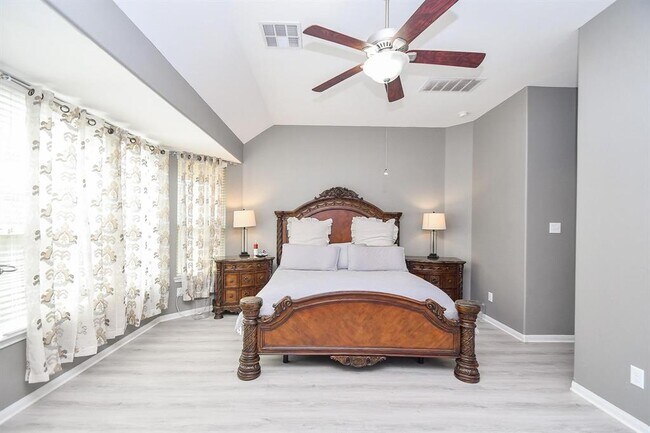 Building Photo - 16923 Iver Ironwood Trl
