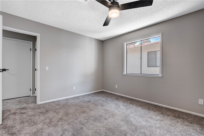 Building Photo - 6657 W Tropicana Ave