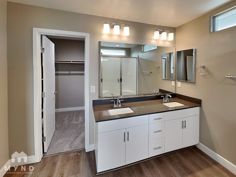 Building Photo - 3794 Paseo de Paz Ave