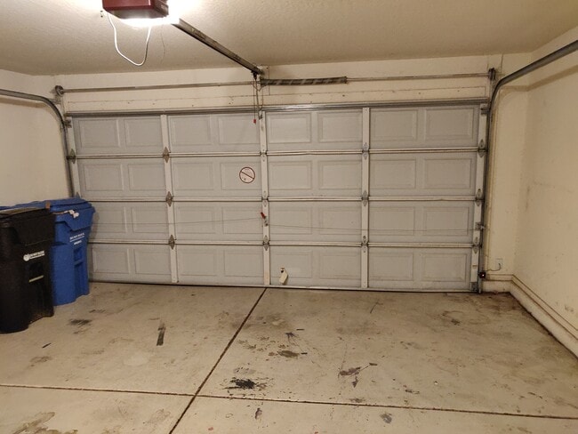 Building Photo - 3214 S 104th Ln