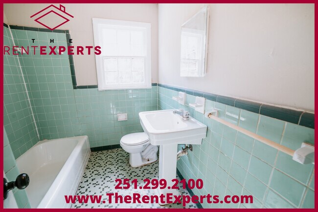 Building Photo - 2551 Farnell Dr