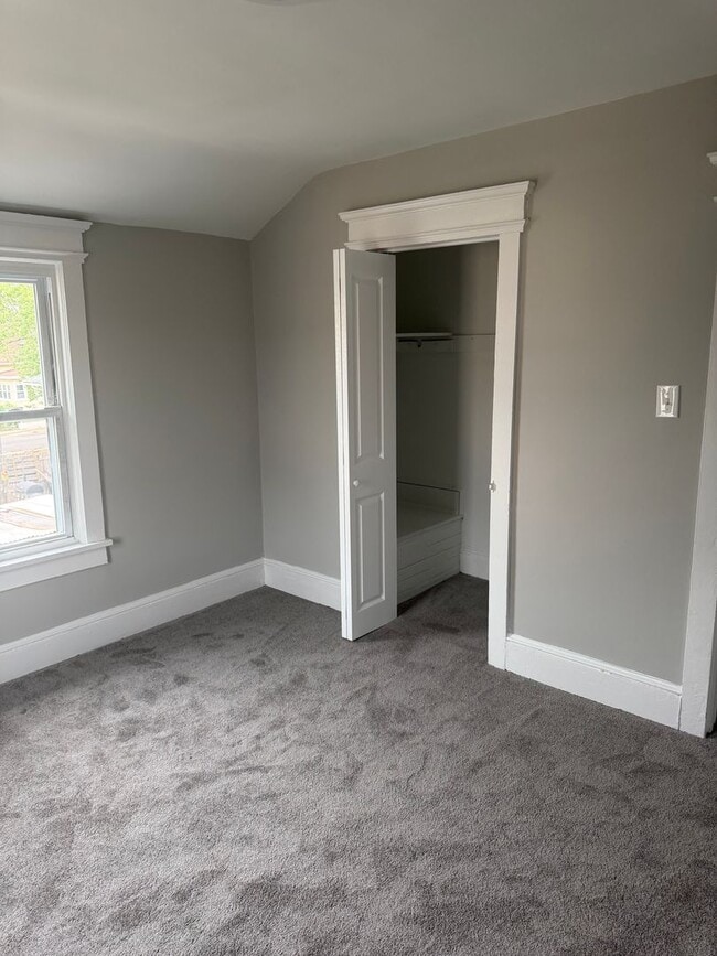 Building Photo - Recently Renovated 3-Bedroom, 1-Bath Home in Pleasantville