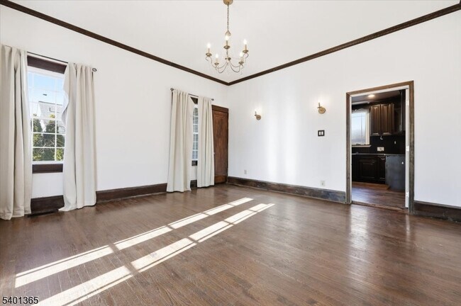 Building Photo - 274 Crawford Terrace