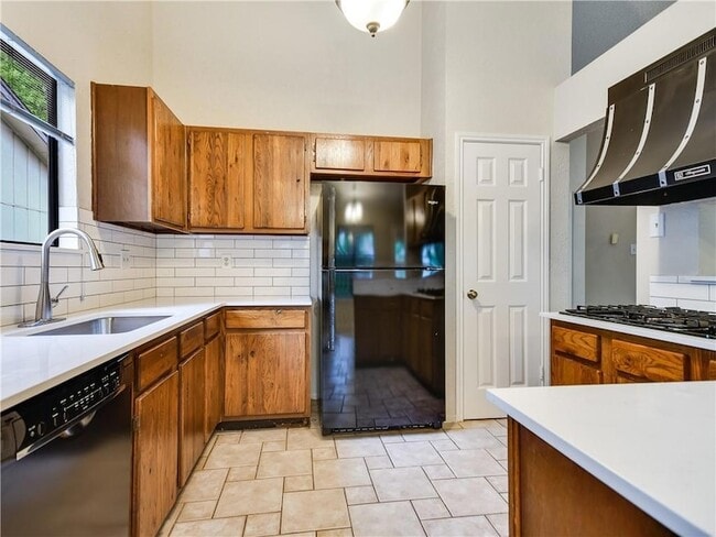 Building Photo - 3607 Oak Creek Dr