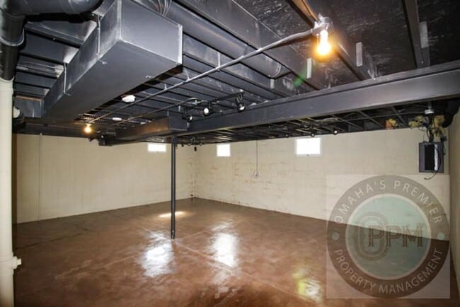 Building Photo - Comfortable 2 Bedroom/ 2 Bathroom/ 2 Car D...