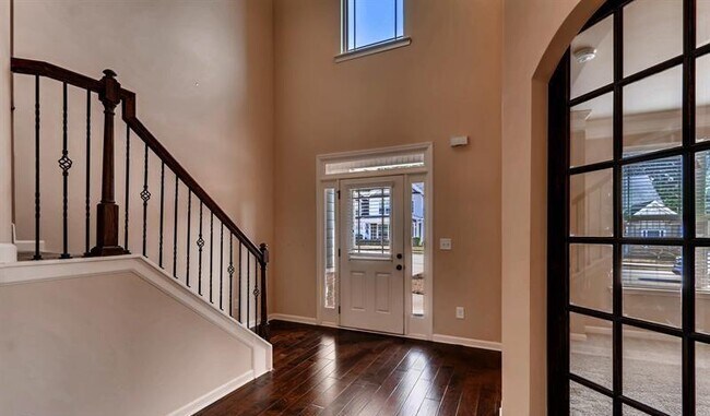 Building Photo - 135 Lindsey Terrace