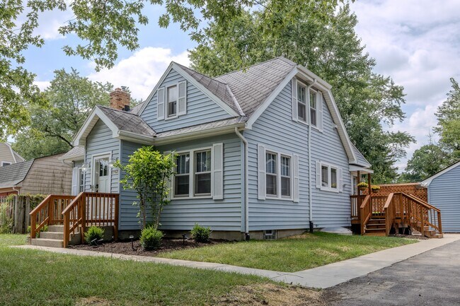 Building Photo - 2562 Torrey Ave