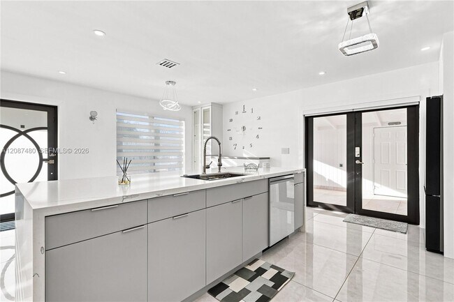 Building Photo - 9298 Jamaica Dr