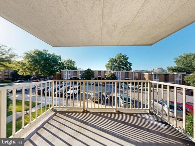 Building Photo - 2622 Fort Farnsworth Rd