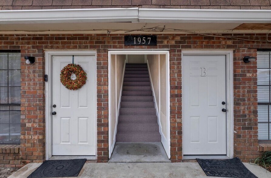 Building Photo - 1957 Darryl Dr