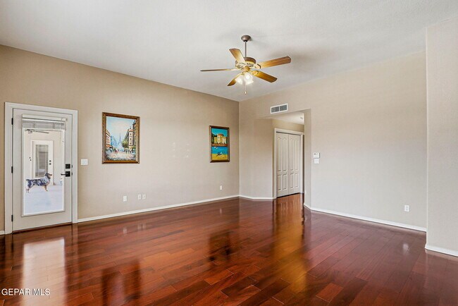 Building Photo - 312 Desert Garden Dr