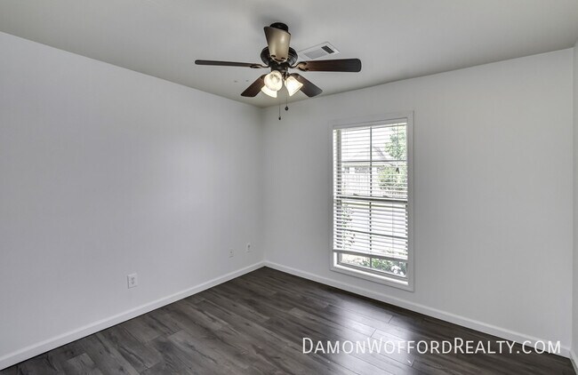 Building Photo - 107 Emery Drive