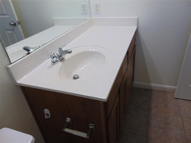 Building Photo - 2405 Allred Dr