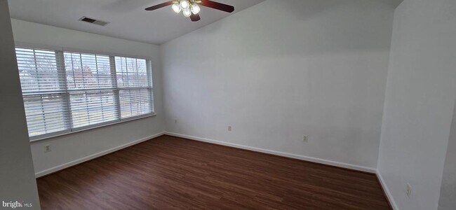 Building Photo - 20544 Blue Heron Terrace