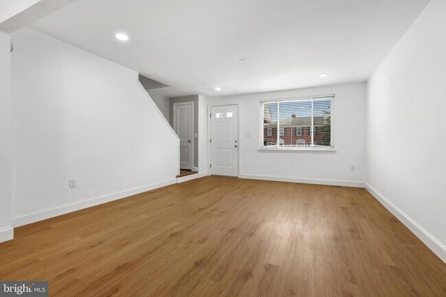 Building Photo - 1714 Pin Oak Rd