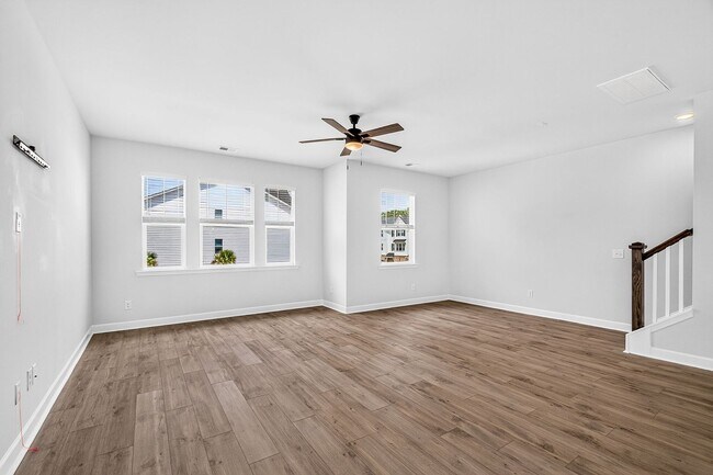 Building Photo - 5214 New Palm Ct