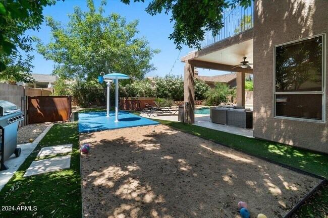 Building Photo - 5512 E Campo Bello Dr