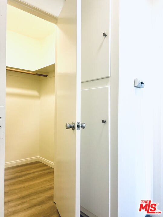 Building Photo - 758 N Hudson Ave