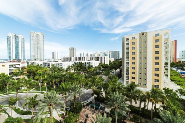 Building Photo - 17100 N Bay Rd