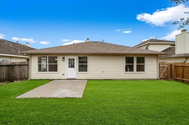 Building Photo - 25118 Clover Ranch Dr