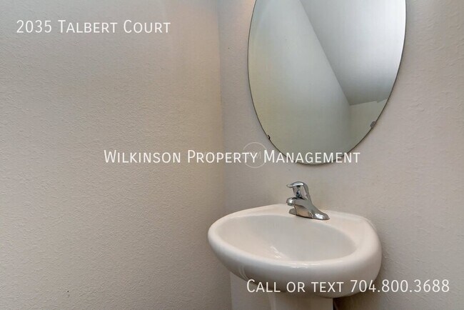 Building Photo - 2035 Talbert Ct