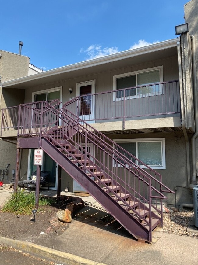 Building Photo - Charming 1BR/1BA in great location! Don't wait!