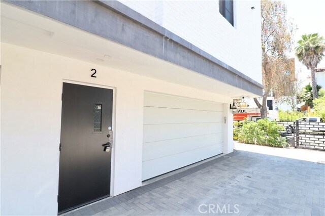 Building Photo - 1348 S Burnside Ave