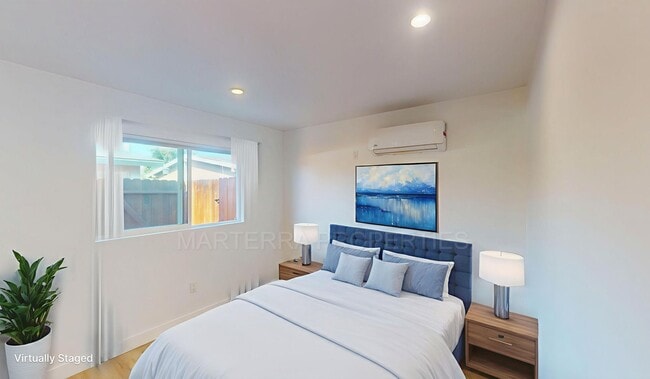 Building Photo - Beautiful 2 Bedroom Home