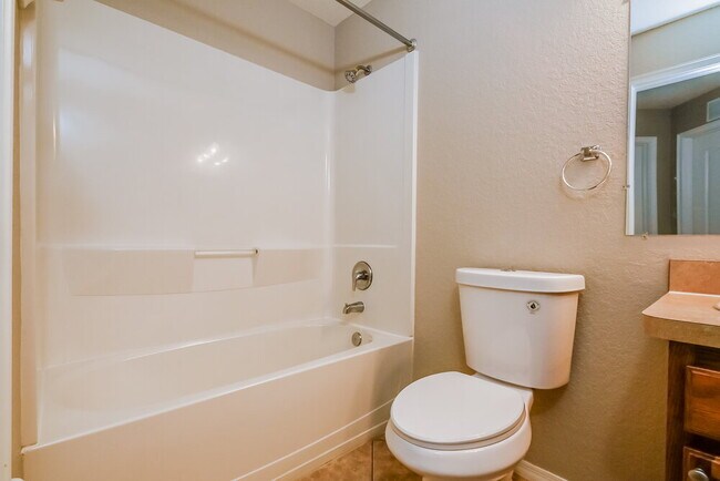 Building Photo - 1771 Williamsburg Dr