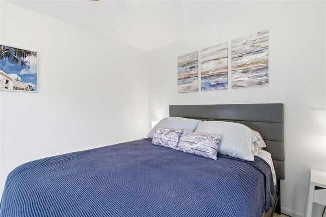 Building Photo - 5174 Beach Dr SE