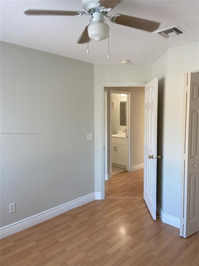 Building Photo - 762 NW 208th Terrace