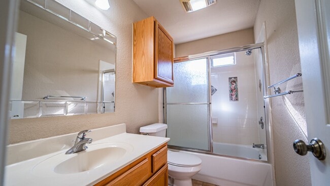 Building Photo - Bulverde Gem for Lease