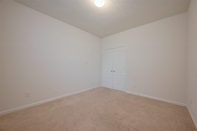 Building Photo - 5011 Pine Ridge Knoll Ct