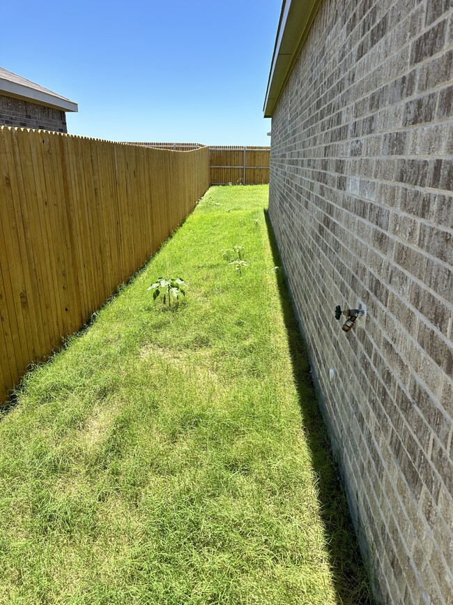 Building Photo - 1447 Dovekie Dr