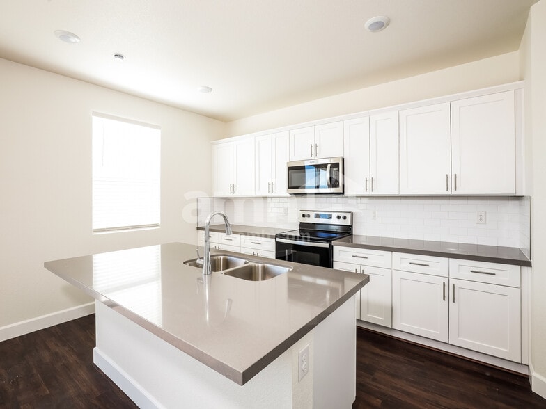 Building Photo - 6526 Enlightenment Dr