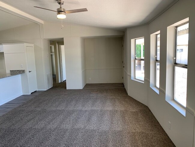 Building Photo - Age Restricted-Renovated 3 Bed/2 Bath in S...