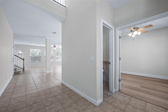 Building Photo - 4033 Canyon Glen Cir