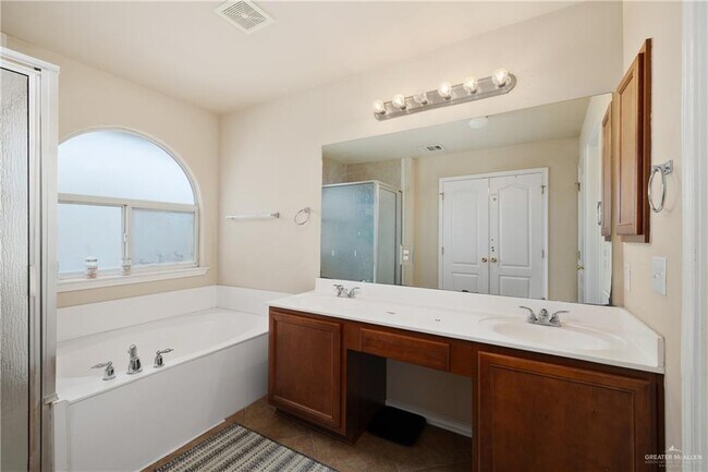 Building Photo - 21 Santa Lydia St