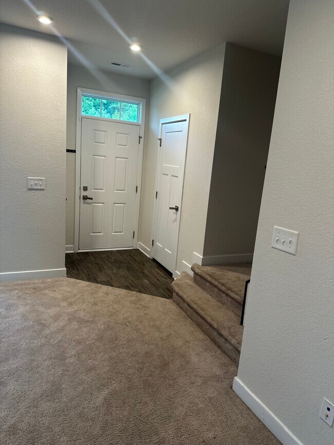 Entry way - 225 Brittlebrush Dr