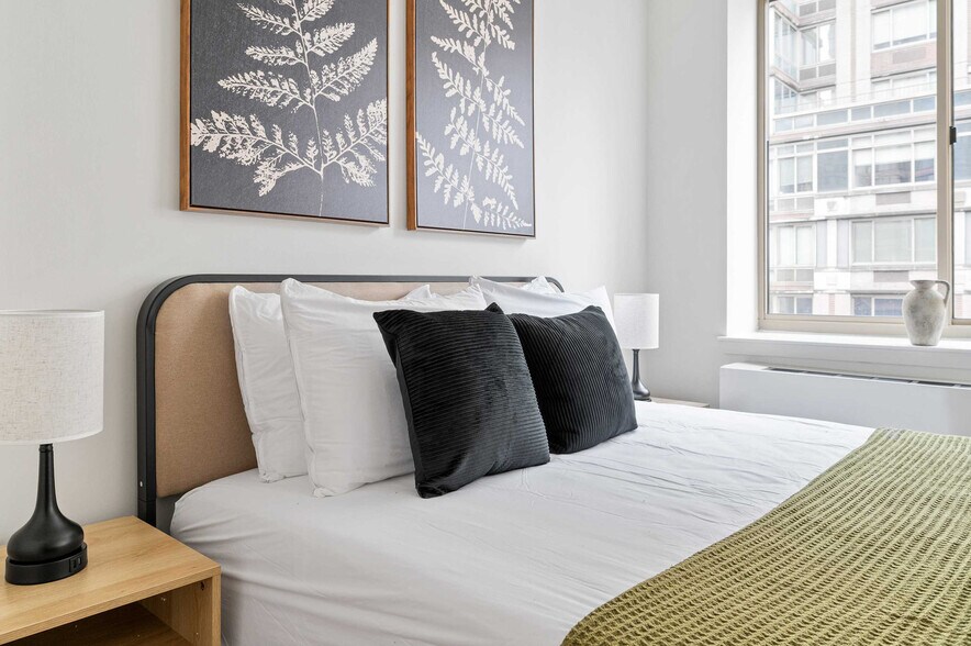 Building Photo - 1501 Lexington Ave