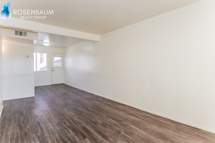 Building Photo - 455 W Kelso St