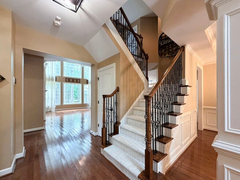 Building Photo - 5604 Pine Rock Ct