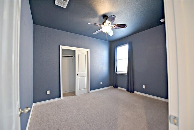Building Photo - 549 John Muir Trl