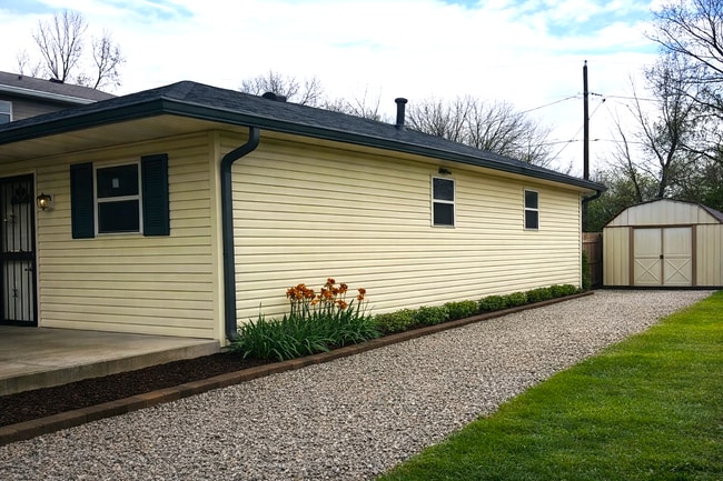 Building Photo - 2854 Merts Dr