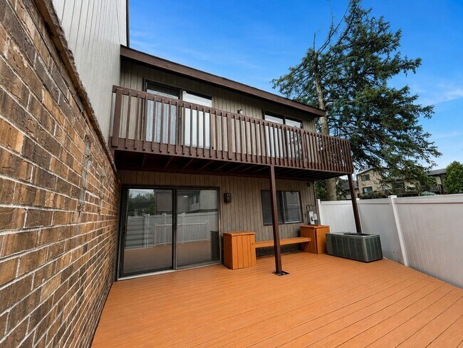 Building Photo - 56 Century Dr